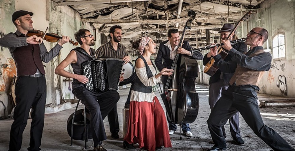 Barcelona Gipsy balkan Orchestra