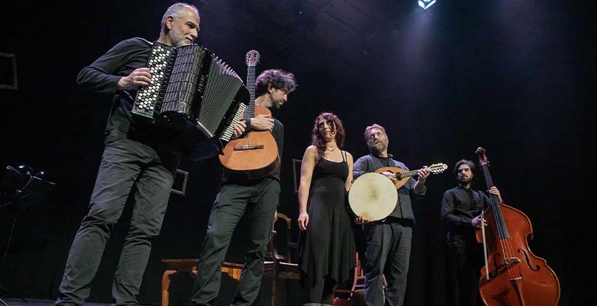 Encardia και Adelco folk band στο Myrtillo Cafe